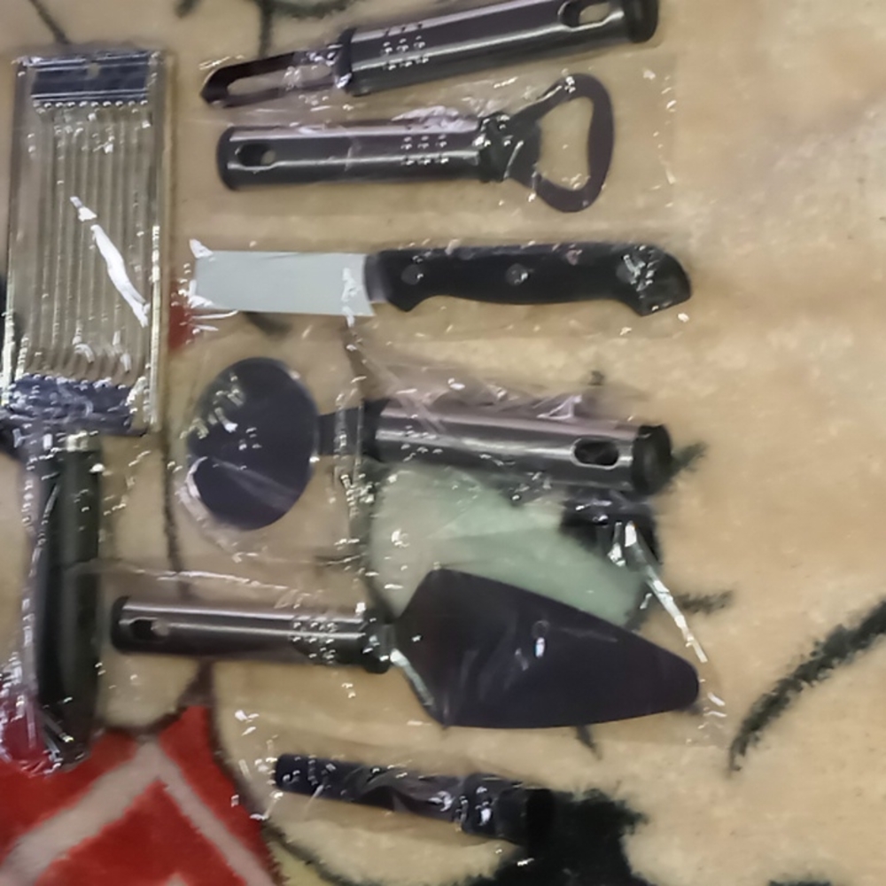 NWOT 7pc kitchen tools
